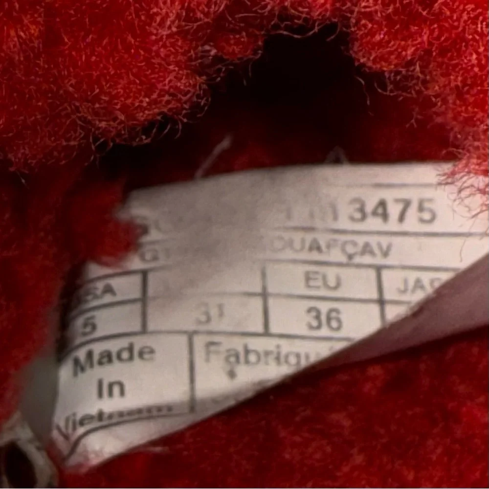 Red Fluffy Sheepskin Platform Slide Slippers Shoes Fluff Yeah Size 5 UGG 💕 - Picture 8 of 9